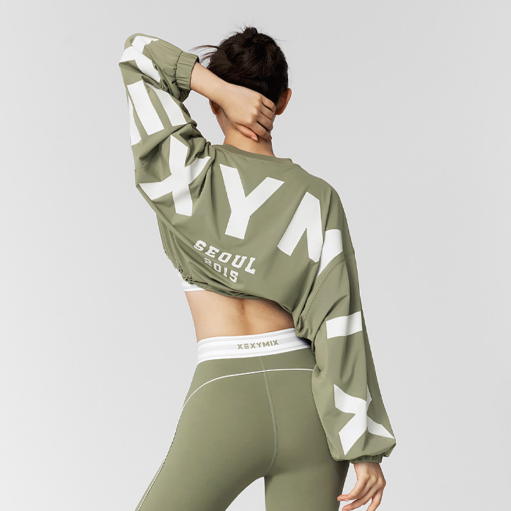 XTFMT50J3 Lettering Loose-Fit Cropped Sweatshirt in Olive Khaki Top