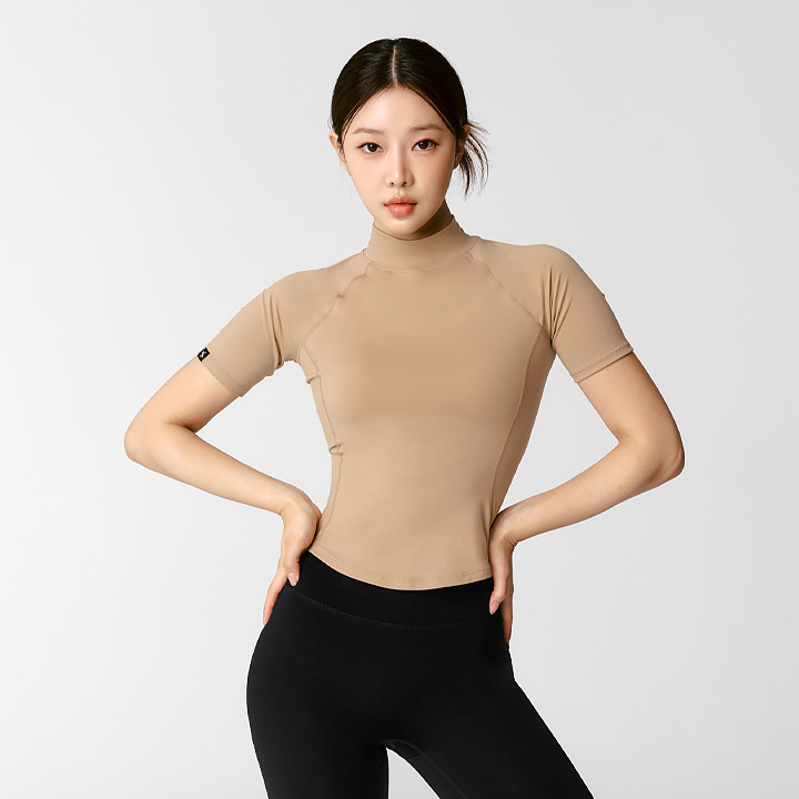 XWFST04J3 Peach-Like Mock Neck Short Sleeve Salted Caramel Beige Top