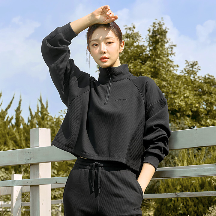 XTFHZ15J3 Peach Lip Highneck Half Zip-Up Anorak Black top