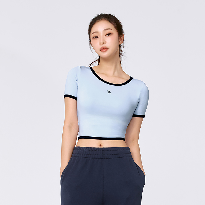 XTFST12J3 Soft Logo Colorblock Cropped Top Milk Soda Top