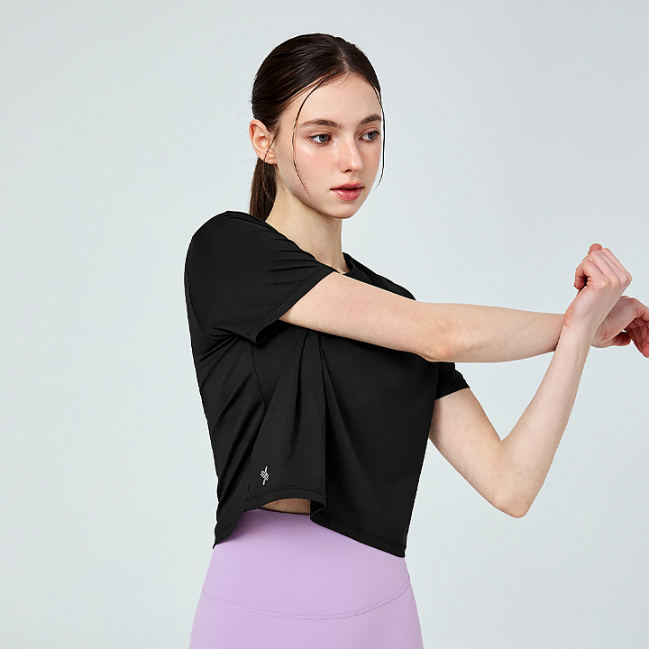 XFK1TS1002 Ice Feather Light 2.0 Crop Short Sleeve Back black top