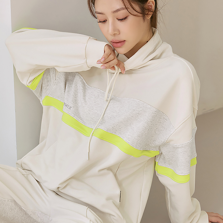 XA5438G Cream Block Top