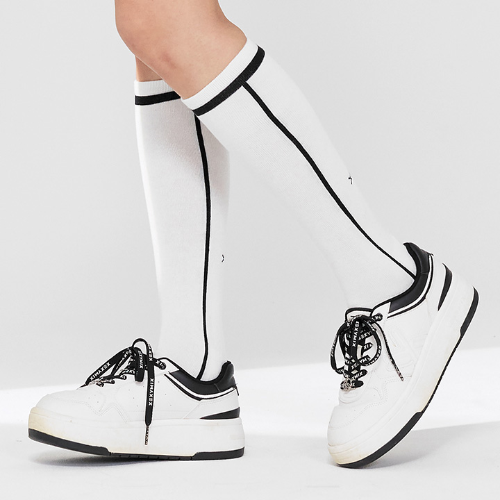 XGFNS05H0 Field Line Point Knee Socks Etc