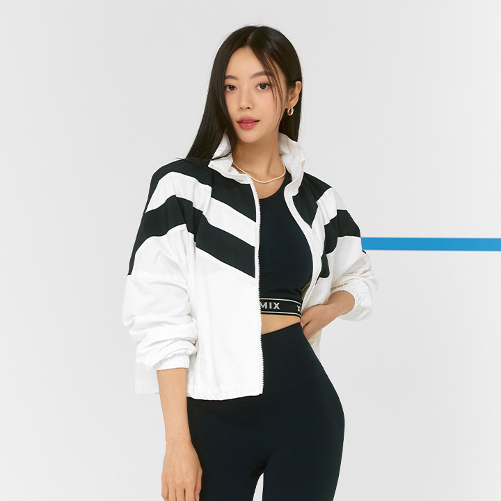 XTFJK01H3 Half Black Block Top