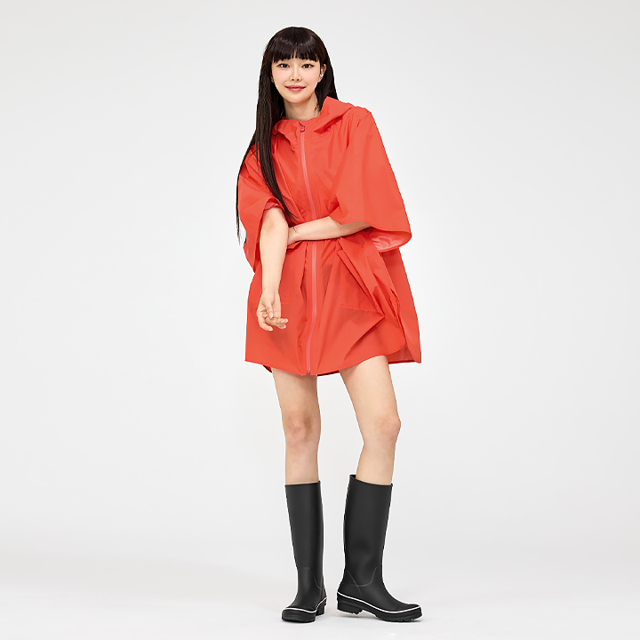 XTFJK04J1 Storm Shield Rain Poncho Envy Red Top