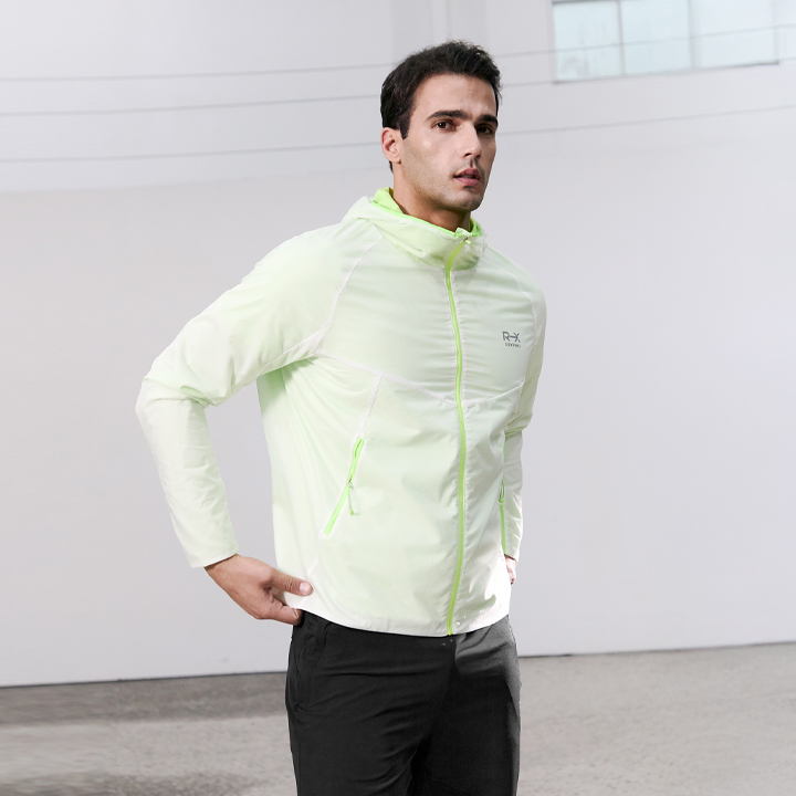 XWMJK01J3 RX Technical Hood Windbreaker Top