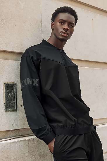 XMMHZ01H2 Stretch Training Anorak Black Top