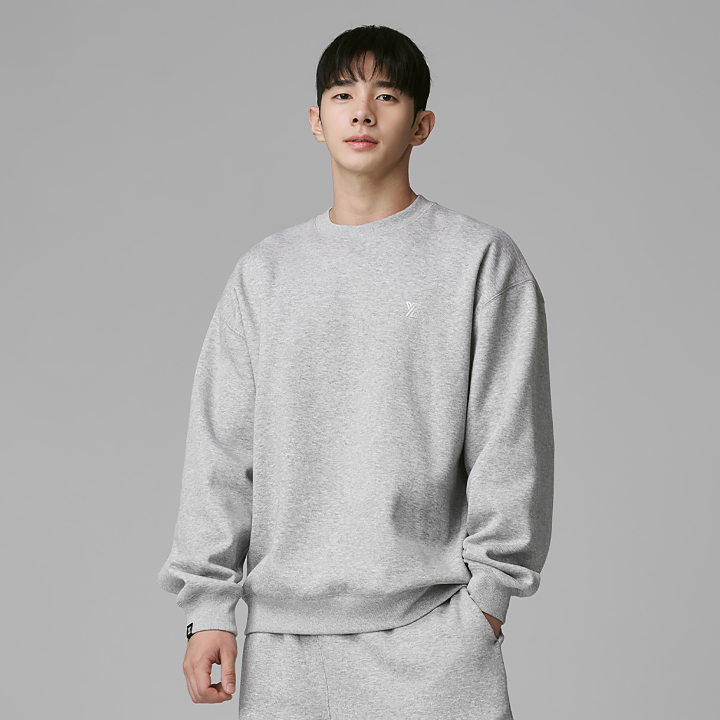 XTMMT10J3 Essential Signature Fluff Sweat Shirts