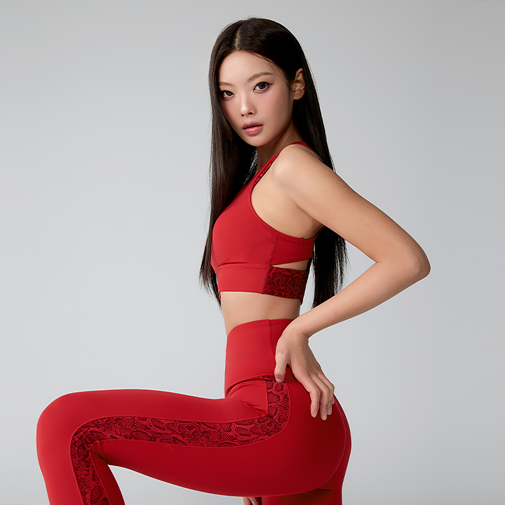 XWFBR52J3 Black Label Signature Power Rise Python Bra Top