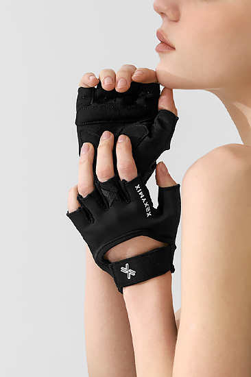 XUK5AZ1601 CUTOUT JIM GLOVES ETC