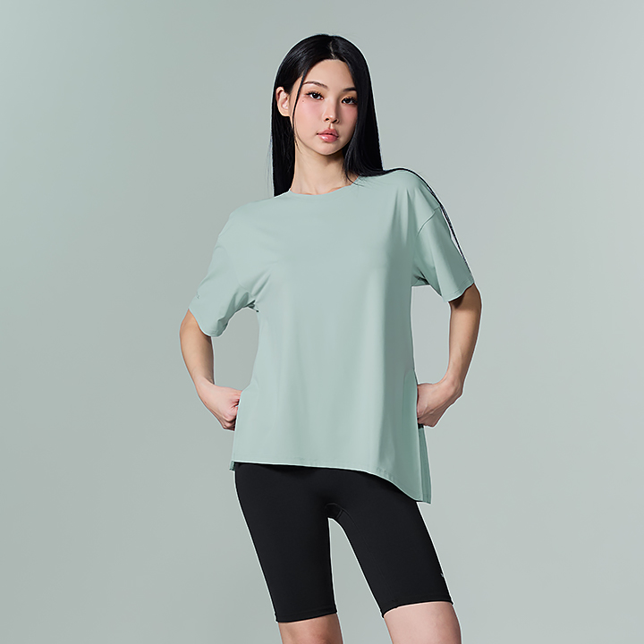 XFK1TS1003 Ice Feather Light 2.0 Unbalance Loose-fit Short Sleeve Top