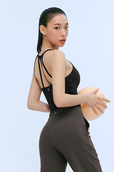 XFK2BL1501 BL Signature Power Rise Croptop Halterneck Black Top